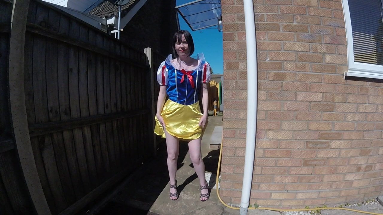 Snow White Cosplay XXXi PORN Video