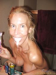 Sag mir ehrlich, spye die Frauen unter der Dusche aus?