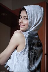 Teen with a beautiful face Sati displays her tasty cunt & small tits in a solo