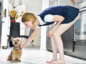 これが雌犬です、再び私はパンティーを着るのを忘れました！