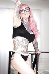 Pink-haired Sydnee Vicious turns on all fans of ear plugs, tattoos, and tits