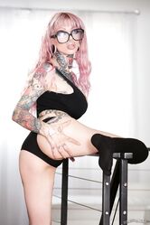 Pink-haired Sydnee Vicious turns on all fans of ear plugs, tattoos, and tits