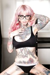 Pink-haired Sydnee Vicious turns on all fans of ear plugs, tattoos, and tits