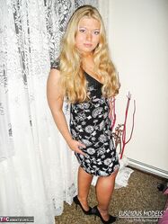 EuropeanSlimTeenMILFHigh HeelsStripteaseBlondesBig TitsLingerieSolo