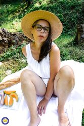 Mature NL Busty Tina