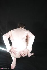MatureCougarMILFPetiteEuropeanBrunettesGlassesLingerieStripteaseSolo