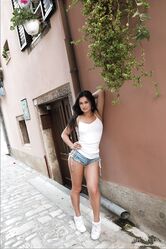 MPL Studios European Glamour Outdoor