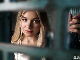 MPL Studios Glamour European Babe