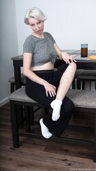 女性、あなたはこのバナナで何をしますか？