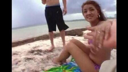 The beach acquaintance ended with a stormy resort novel