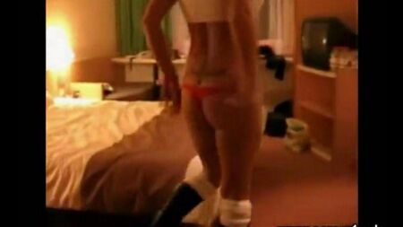 Wild brunette gets high -quality fuck
