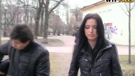 Russian pickupers divorced a girl for sex in a cafe toilet
