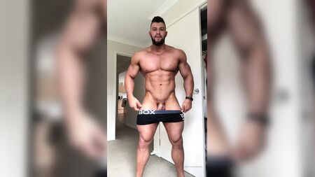 Aussie beefy bodybuilder Nath Wyld teasing