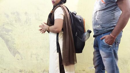 college girl college me time pe nahi ahi to sir ne choda