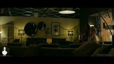 Escenas calientes de Sky Rojo