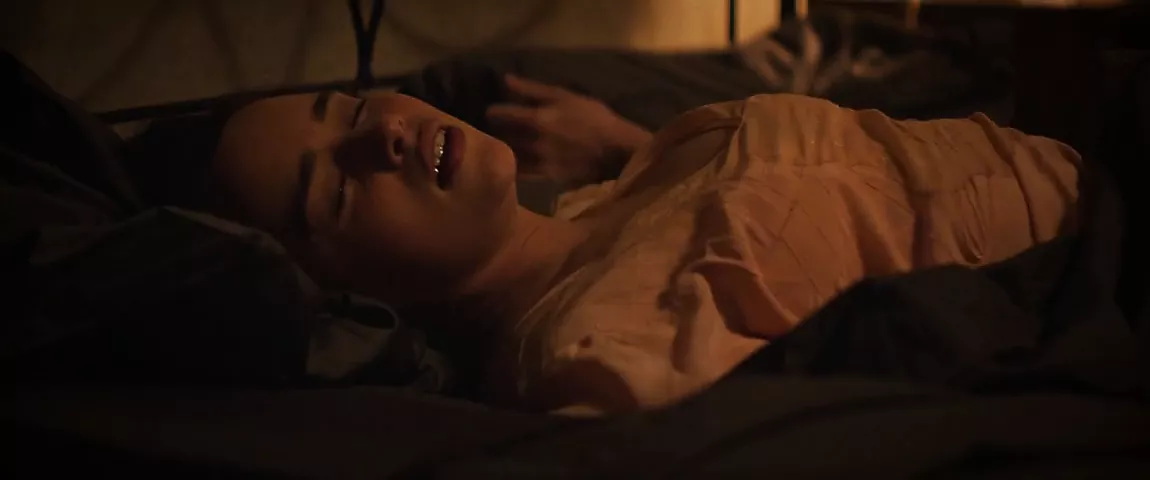 Emilia Clarke - Voice from the Stone (2017) - XXXi.PORN Video