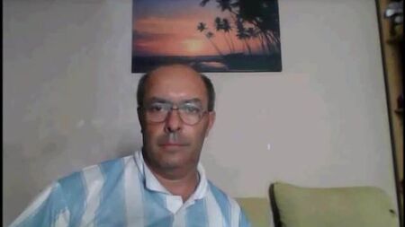 argentinian daddy horny on cam
