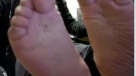 straight male feet on webcam - meaty soles