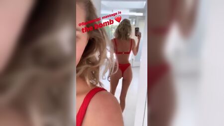 Elsa Hosk in bra and panties, selfie vid