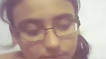 indian college girl enjoying with bf