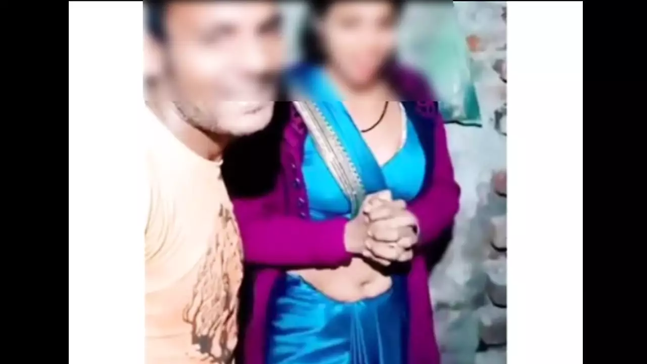 Bohiya mein kas ke saiya marela chut kacha kach gapa gup natural voice  bhojpuri - XXXi.PORN Video