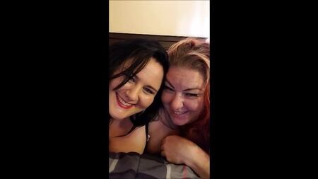 Girl on Girl Webcam Shows with Sexy Alyssa Jane