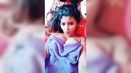 Ilakkiya Tamil Sexy Girl
