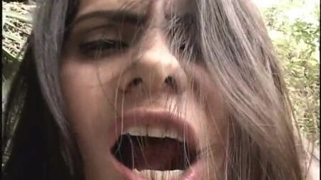 Sandy Sexo Anal No Mato