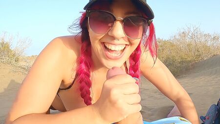 Ragazza straniera di notte, moglie italiana di giorno, porno documentario.