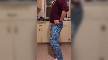 Str8 daddy bulge action