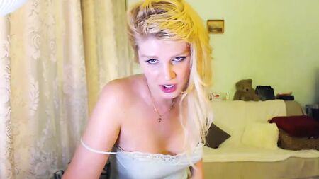 Russian post op mature shemale fucking pussy on webcam