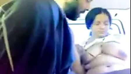 Marathi Couple enjoy sex in a car