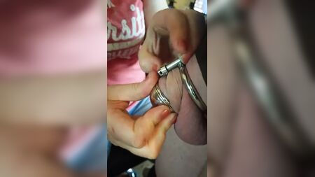 Lock up in small chastity device