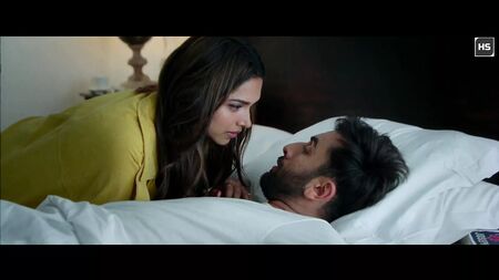 Deepika Padukone – Hot Kissing Scenes