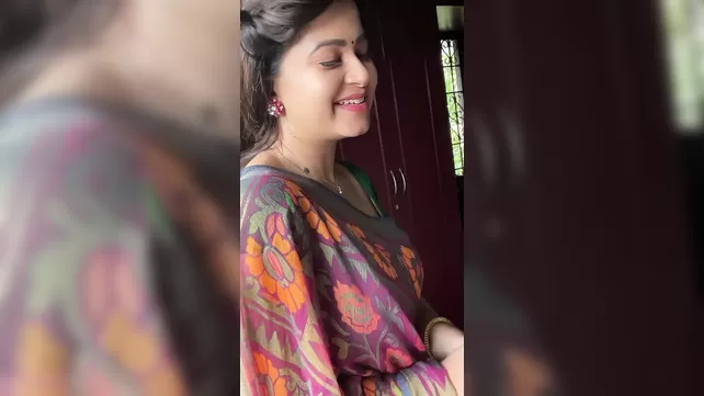 Indian aunty boobs in saree porn videos & sex movies - XXXi.PORN