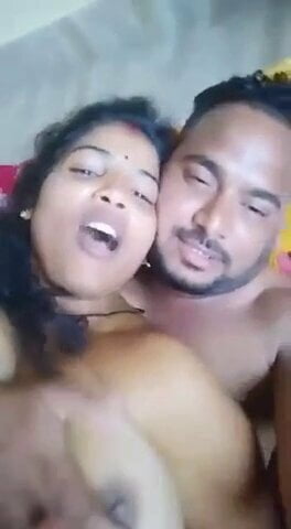 Desi Sexy Vaishnavi and her new boyfriend - XXXi.PORN Video
