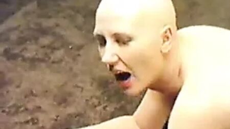 Devote Schlampe - Complete Dirty Head Shave Video