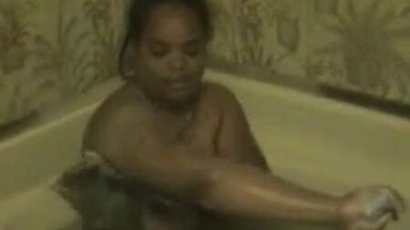 Amateur black BBW in the bathtub