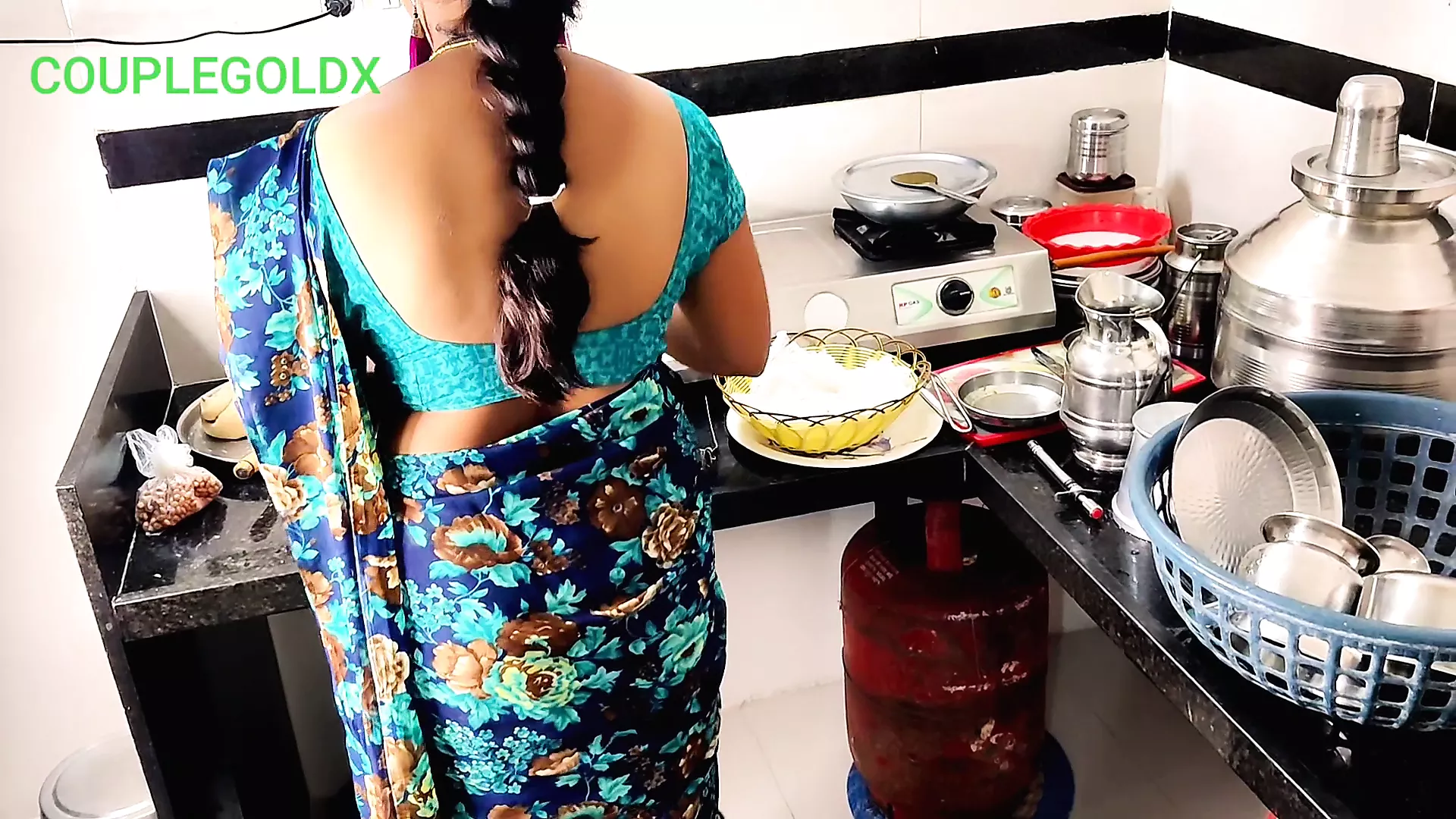 Mami Ki Nangi Video - Kichen sex )6) Mami khana khane baithi hai jab tak chod lete hai - XXXi.PORN  Video