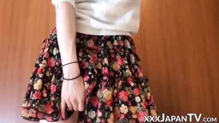 Japanese amateur ladies showing pussies in closeup