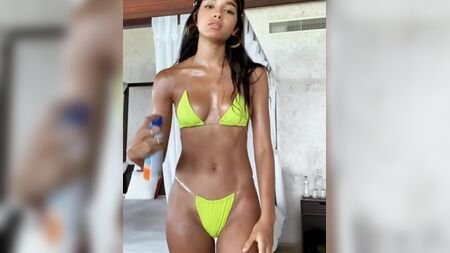 Yovanna Ventura in skimpy bikini
