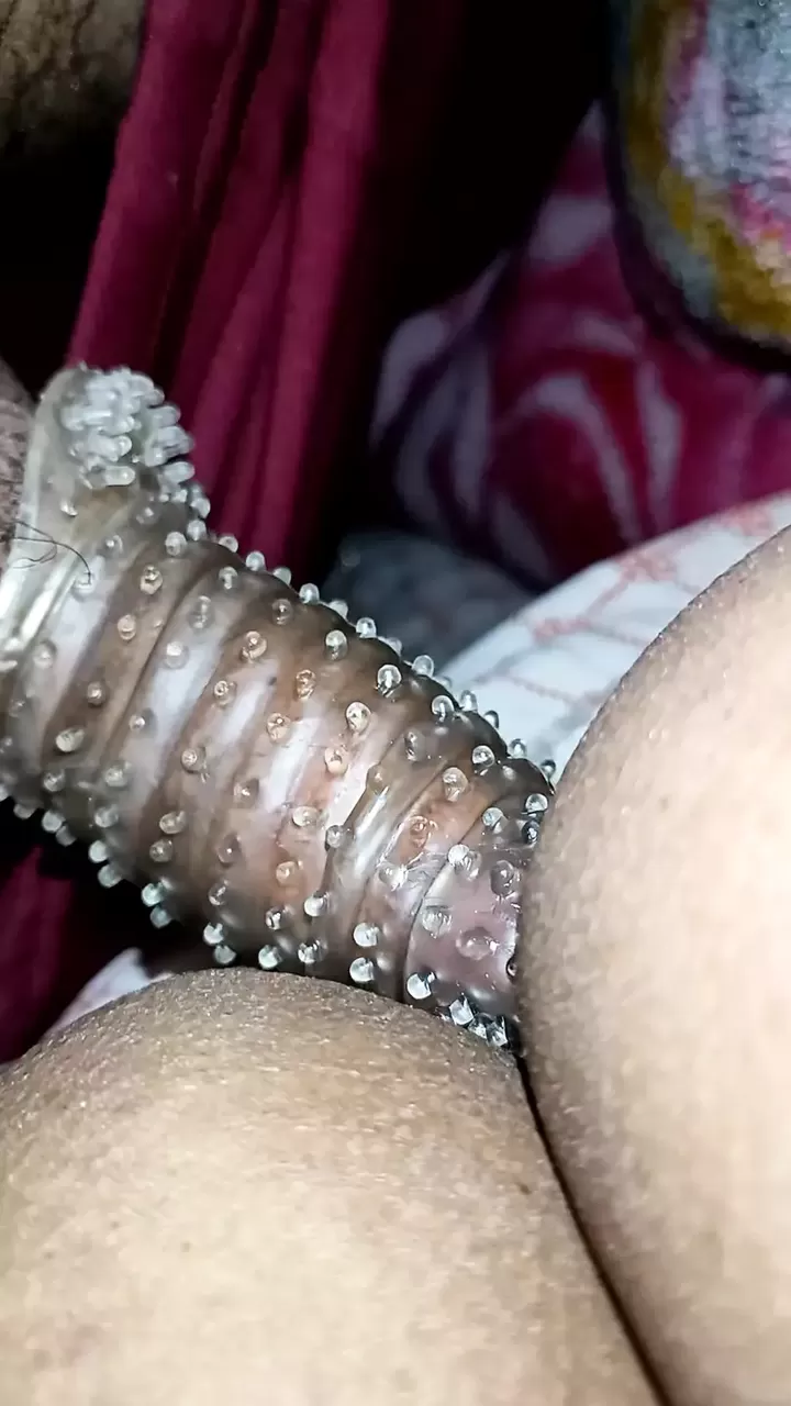 Bhai ne apni behan ki gand me kante wala condom lgage us ki gand mari or  sara pani bahar nikala bada maza aya gand me le - XXXi.PORN Video