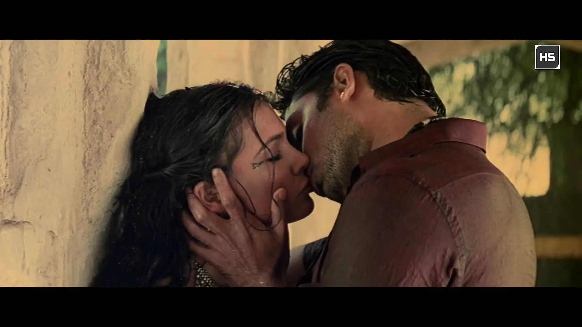Lara Dstta Seks - Lara Dutta â€“ Hot Kissing Scenes 1080p - XXXi.PORN Video
