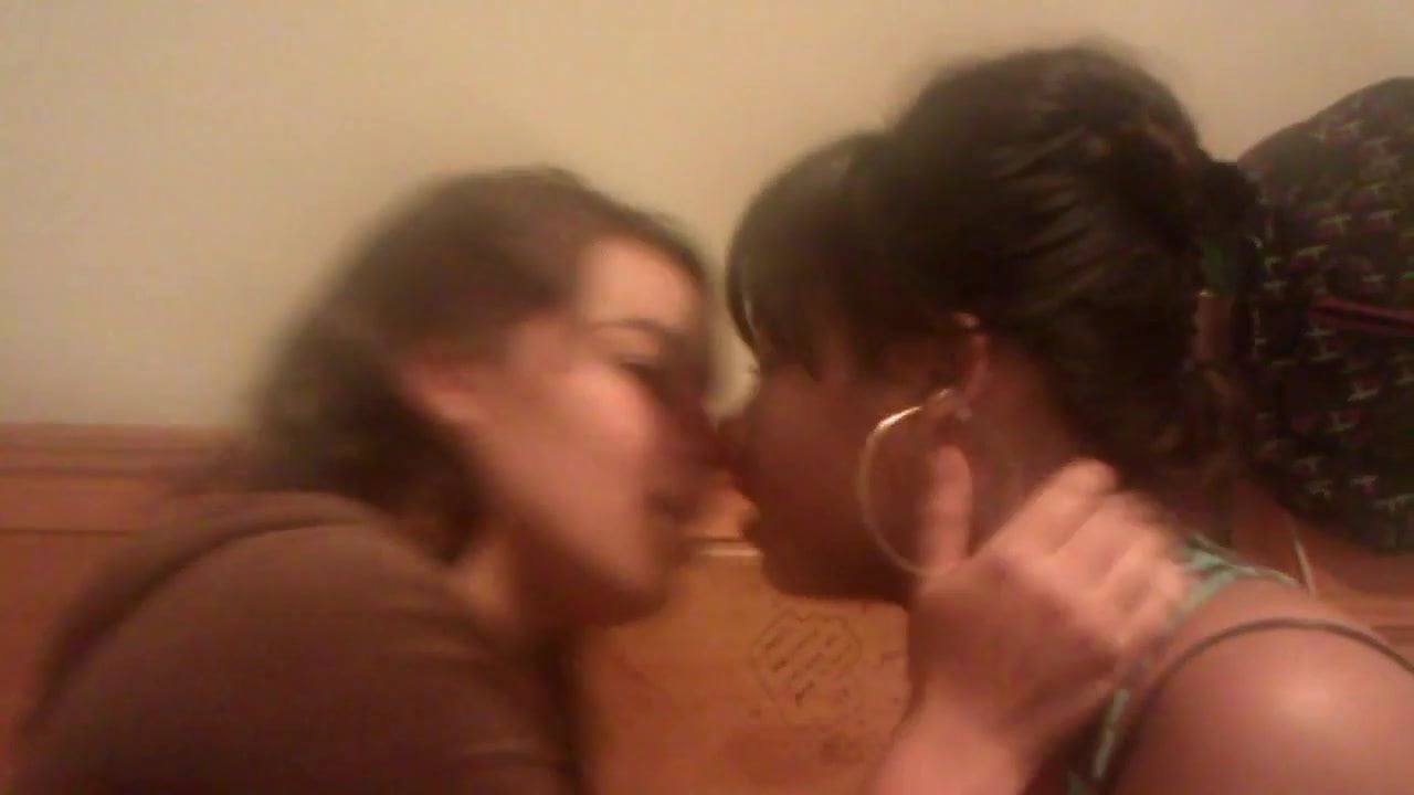 homemade girls making out