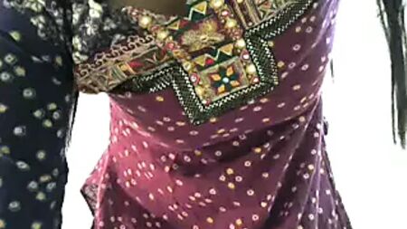 amateur indian girl nude showing on cam