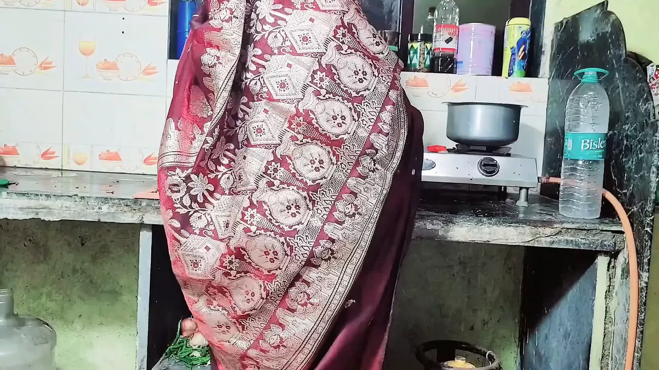 Karawa chauth ke din bhabhi ko devar ne bola bhabhi ap Aaj bahut khubsurat  dikh rahi ho kya ap chut(Hindi Audio) - XXXi.PORN Video