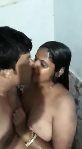 Tamil housewife aunty - XXXi.PORN Video