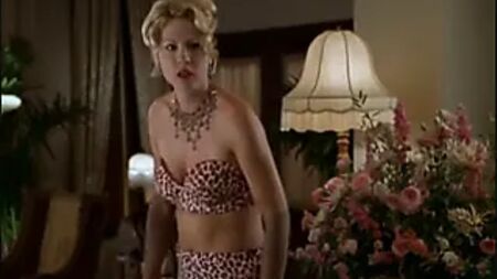 Jenna Elfman - Krippendorfs Tribe