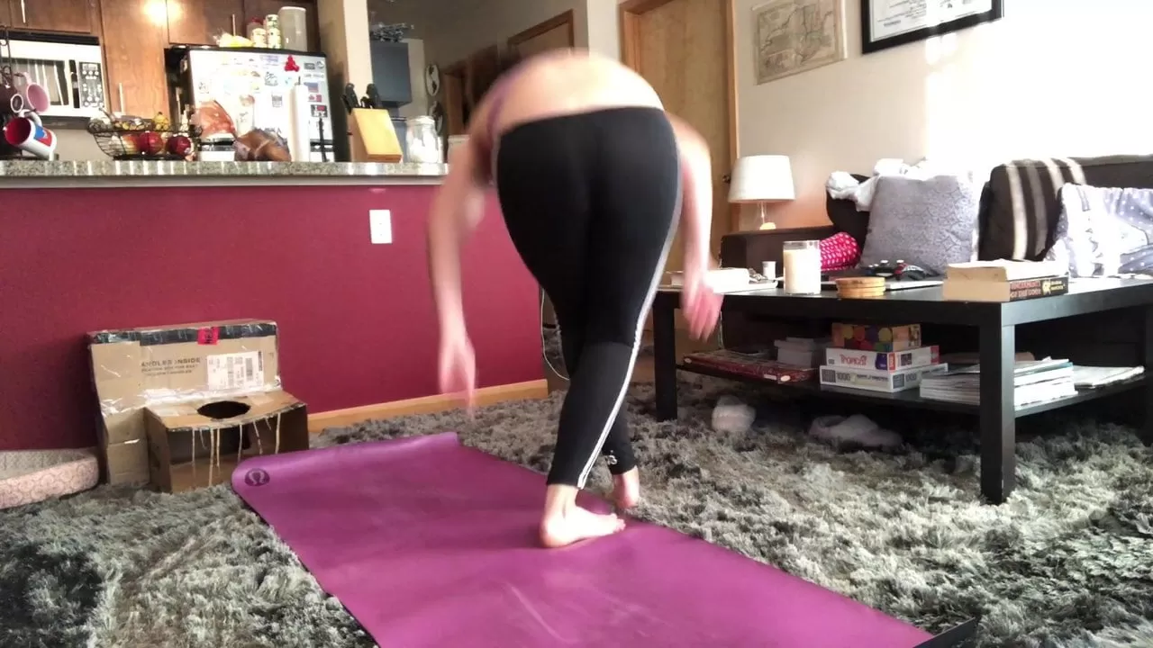 Adidas yoga pants farts - XXXi.PORN Video