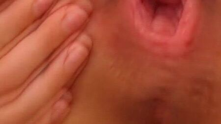 Delilah spread and gapes her pussy